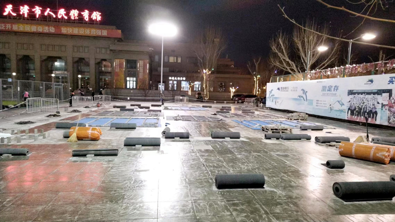 pemasangan-lantai-getah-bola-bola-(2)